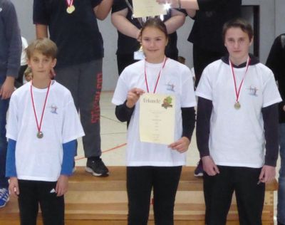 Gruppe B:  (v. l.): Jason Frieske; Emilia Müller; Robin Münzberg